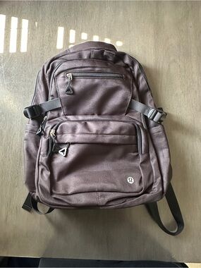 lululemon athletica back to class backpack Everywhere 22L Tech Canvas Everywhere Backpack 22L - Black/Graphite